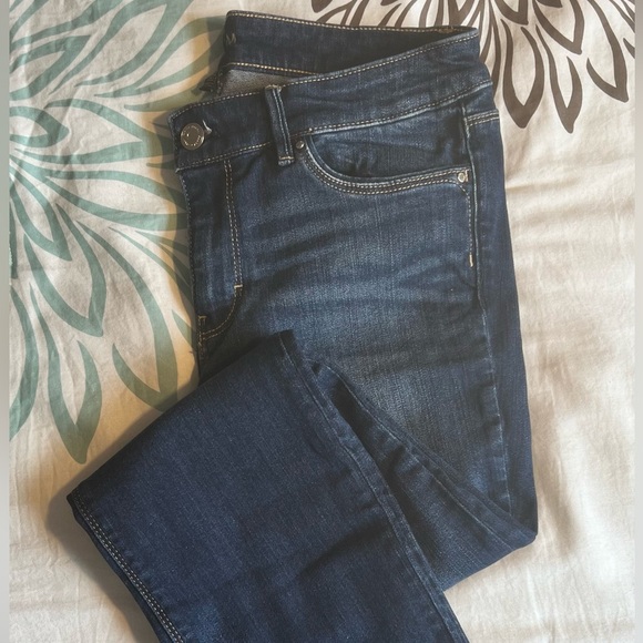 White House Black Market Denim - Women's Cropped Jeans, Size 4